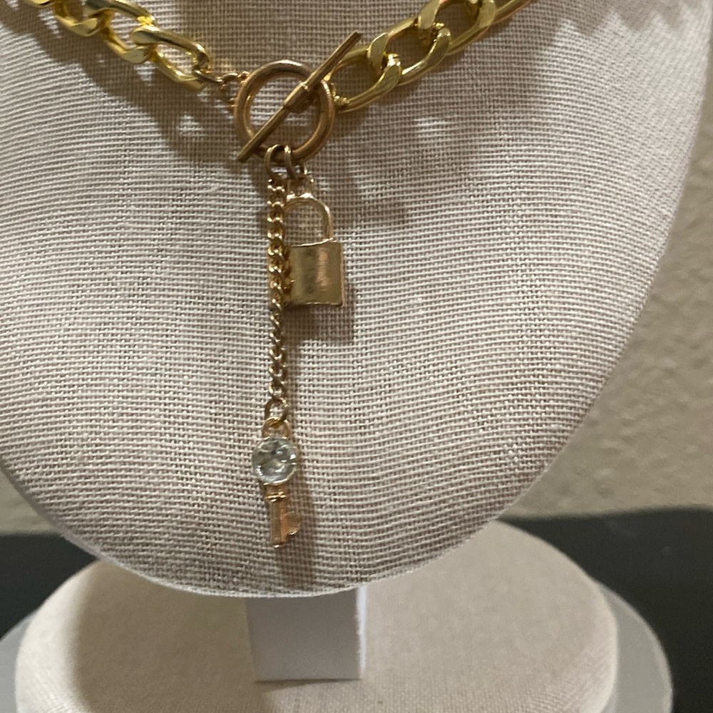 Beautiful 🤩 non-branded gold electroplated necklace and bracelet. - Picture 4 of 6